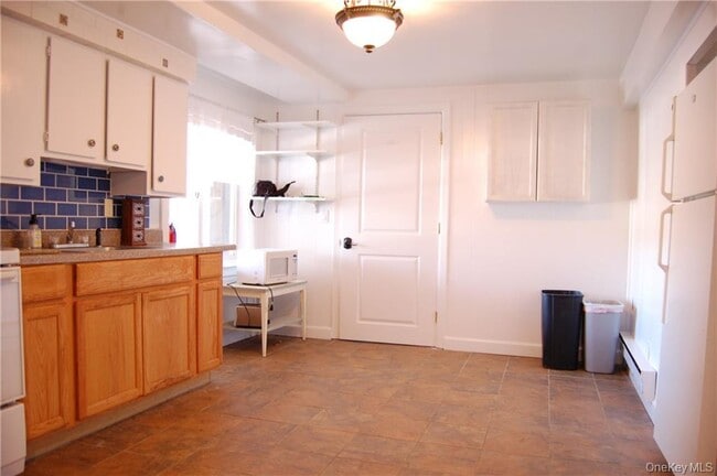 Building Photo - 147 Shear Hill Rd