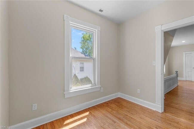 Building Photo - 1611 McDaniel St