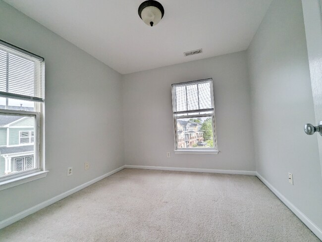 Building Photo - 153 Braeside Ct