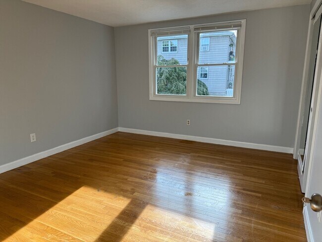 Building Photo - 30 Elmwood Park