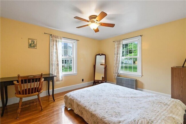 Building Photo - 27 1/2 Doro Pl