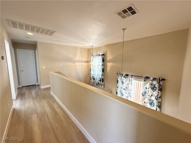 Building Photo - 2613 Pinerock St
