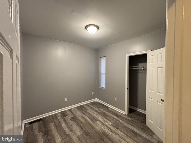 Building Photo - 1711 N Gratz St