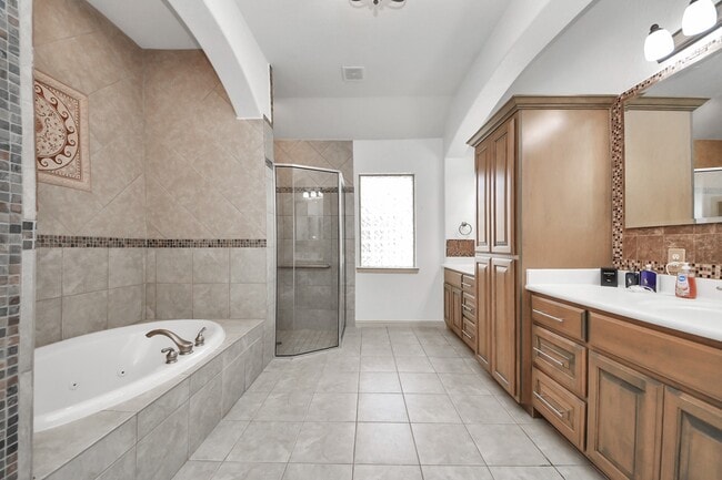 Building Photo - 7211 Spring Meadow Ln