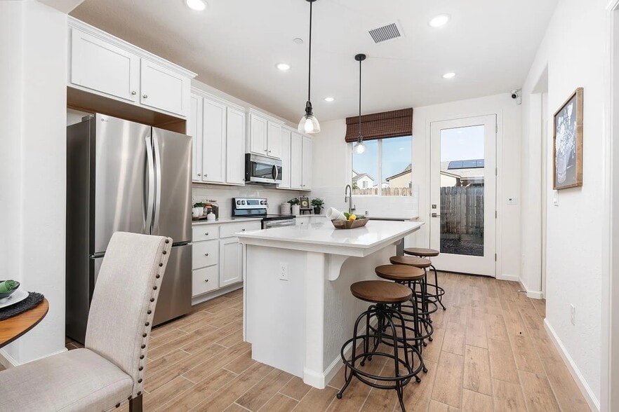 Building Photo - 6623 E Crimson Dr