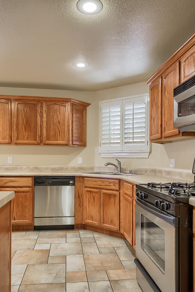 Building Photo - 12720 Tierra Aurora Dr