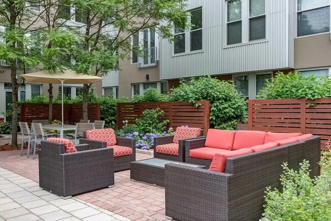 Building Photo - 30 Caldwell St