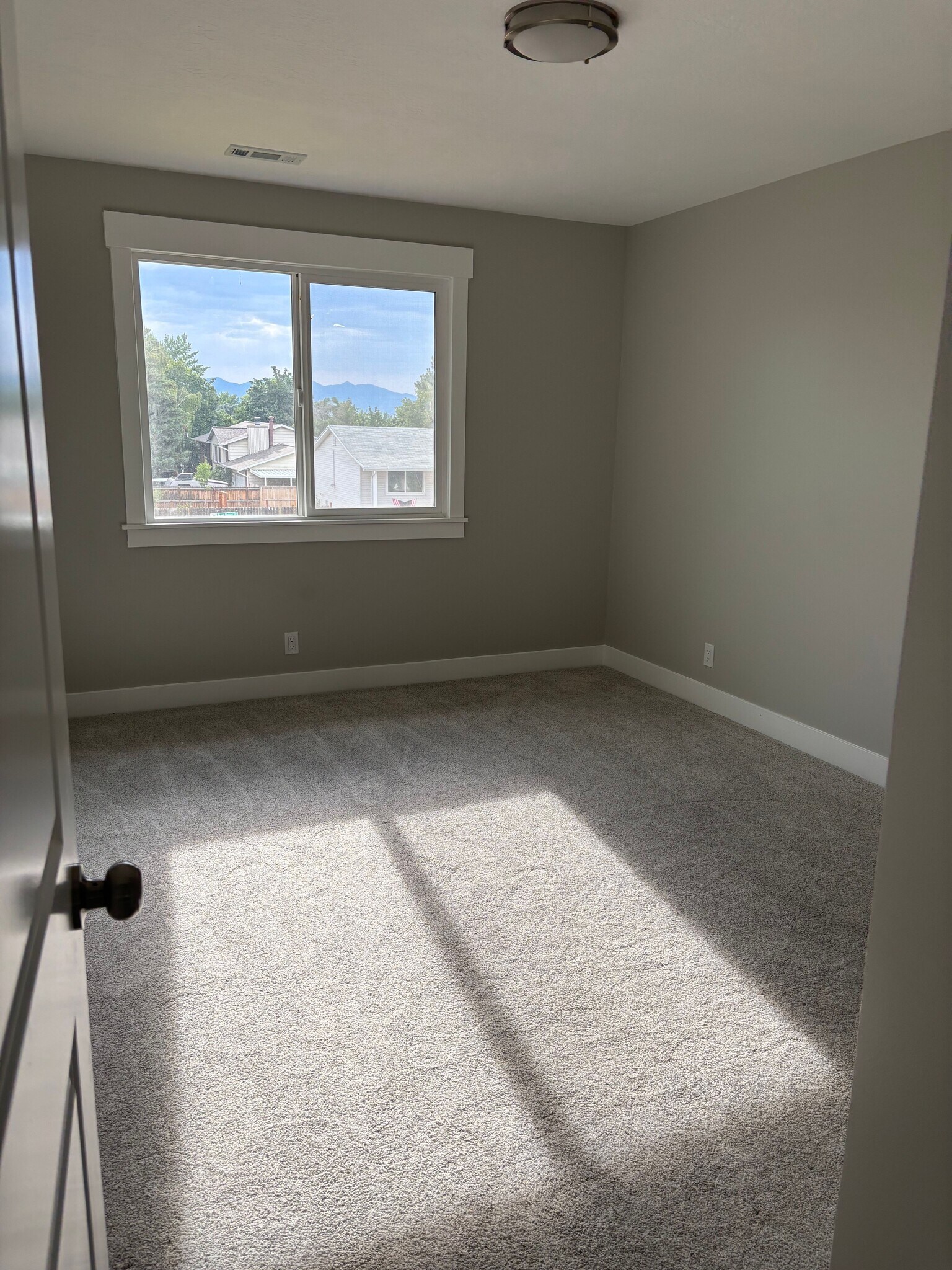 Building Photo - 9185 S Quail Hollow Dr