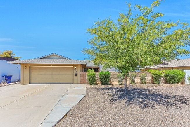 Building Photo - 4806 S Dorsey Ln