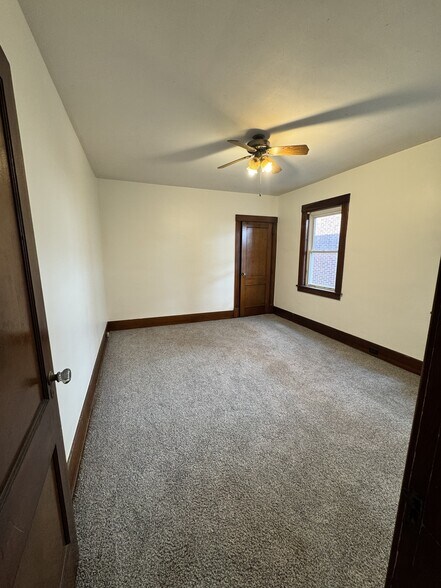 Building Photo - 2927 Mattern Ave