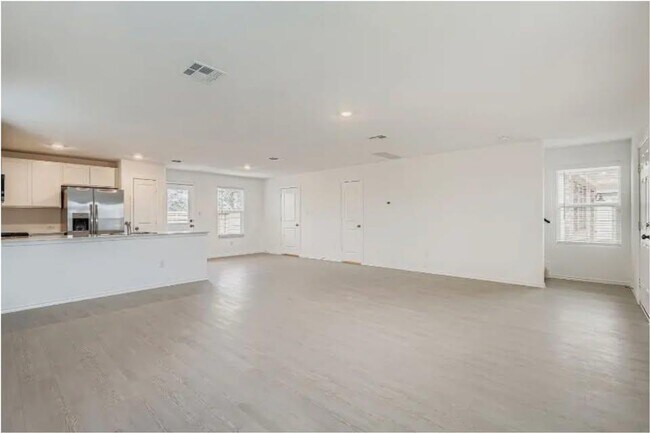 Building Photo - 321 Keefer