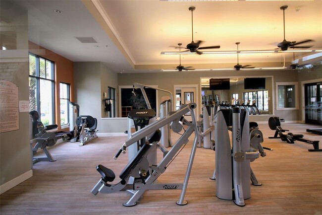 Building Photo - 2918 Windmill Dr