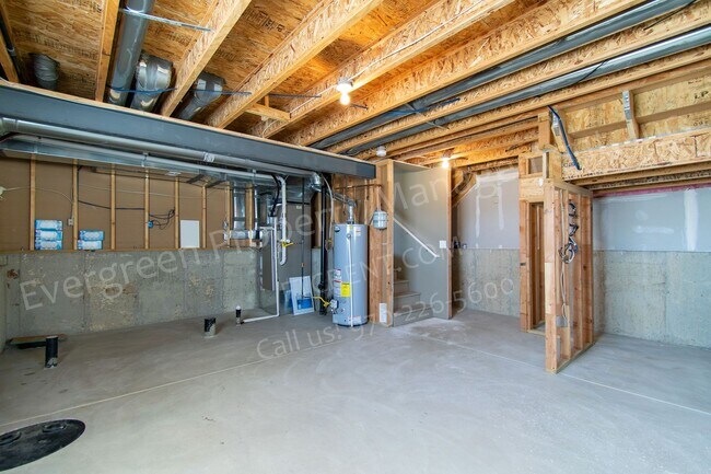 Building Photo - 3 bed, 3 bath Corner Lot in the Maple Hill...