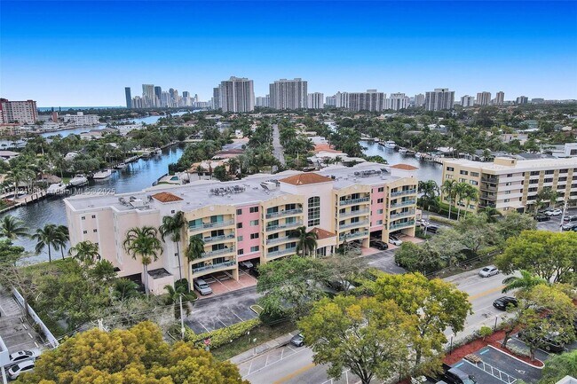 Building Photo - 201 Golden Isles Dr