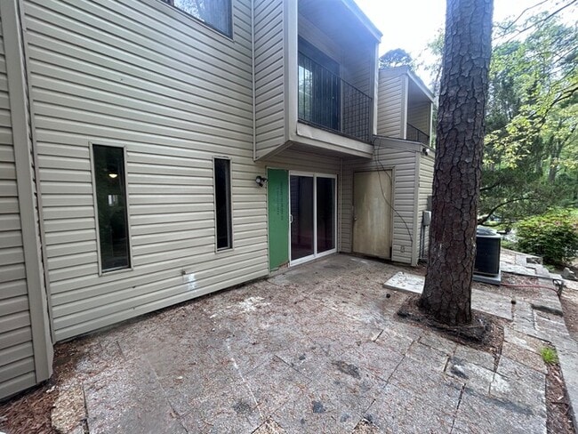 Building Photo - 240 Jamil Rd