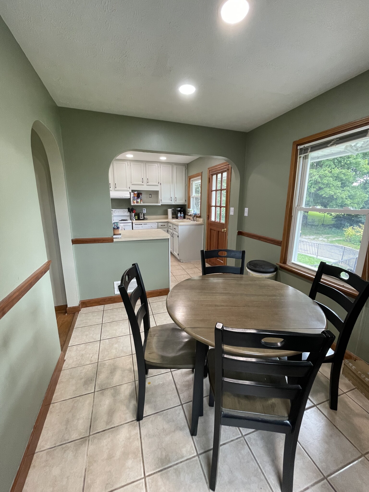Kitchen - 2440 Lantz Rd