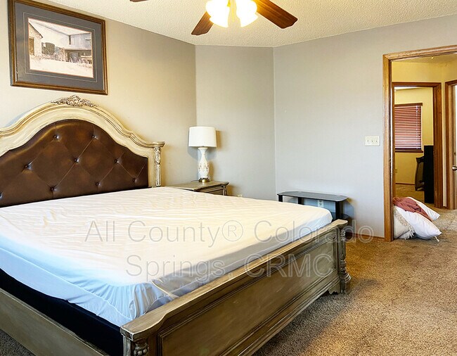 Building Photo - 1378 Grass Valley Dr