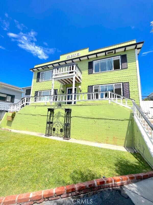 Building Photo - 270 Cliff Dr