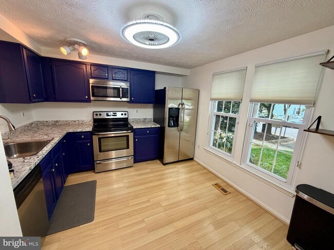 Building Photo - 9619 Glendower Ct