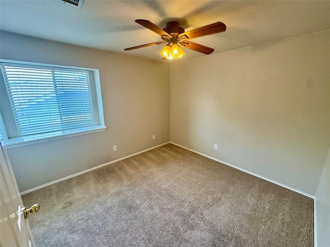 Building Photo - 295 Strawn