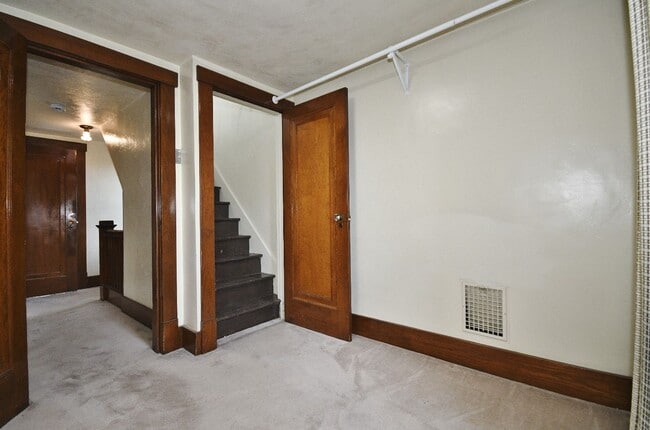 Building Photo - Charming 3-bedroom, 1-bathroom house locat...