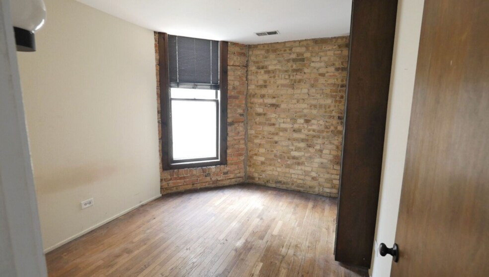 Building Photo - 2904 N Broadway St