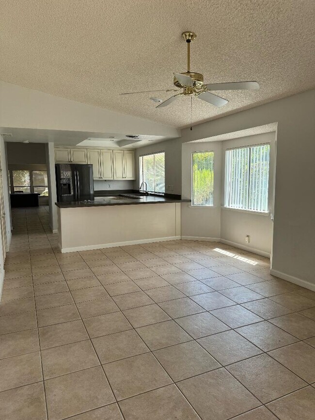 Building Photo - 40353 Sugar Bush Ct