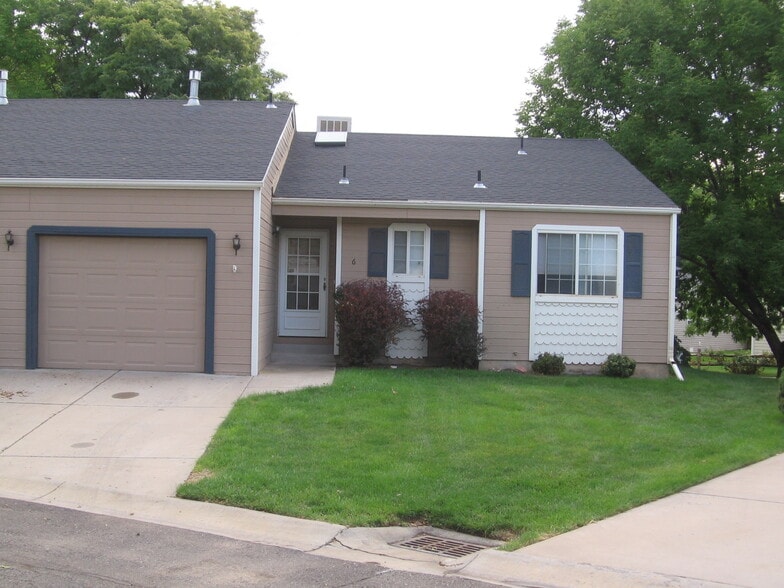 Primary Photo - 6 Rheims Ct