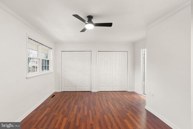 Building Photo - 1949 Kennedy Dr