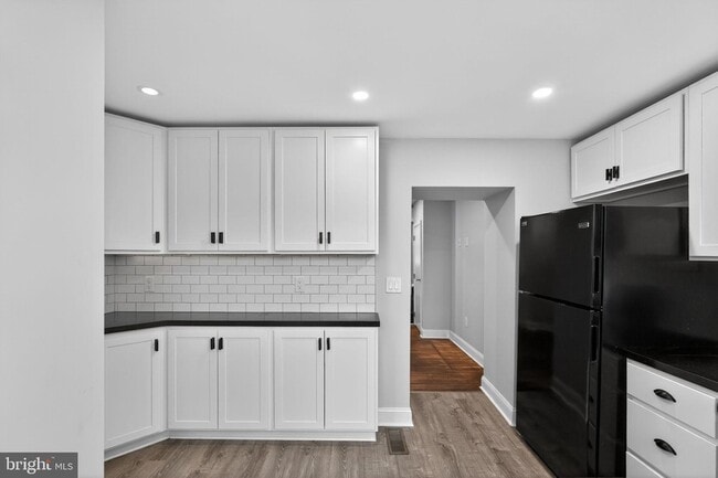 Building Photo - 4670 Umbria St