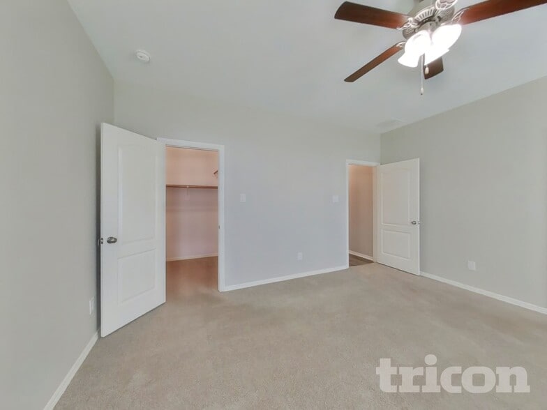 Building Photo - 20010 Northpark Oak Ln