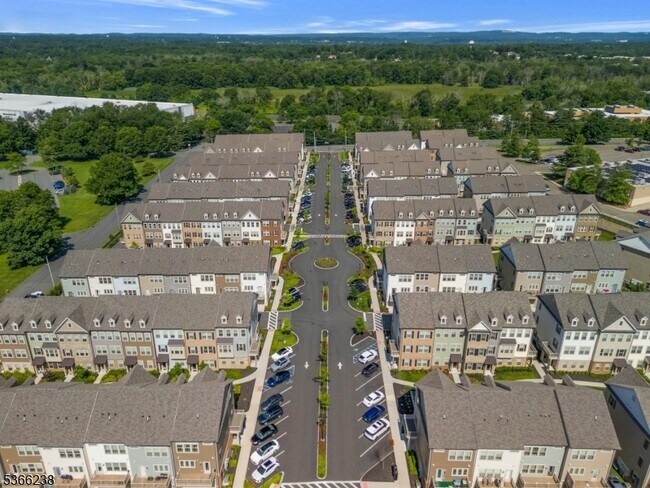 Building Photo - 17 Gala Ct
