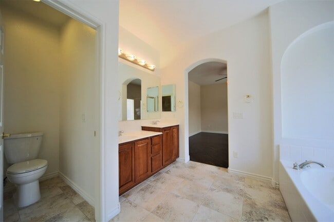 Building Photo - Gorgeous 3Bed/2Bath/2Car, 2-Story Home located in Caparola at Southern Highlands