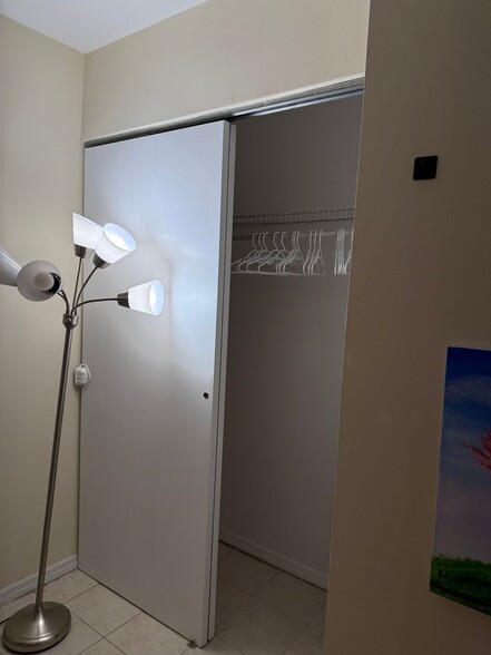 Building Photo - 1548 Islip Ave