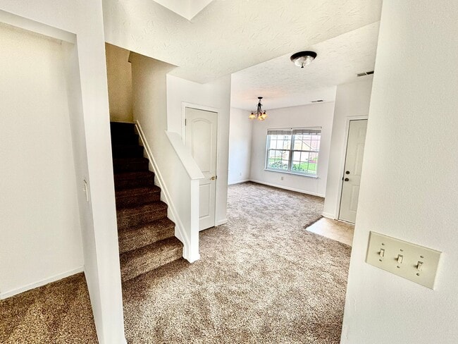 Building Photo - 3 Bedrooms, 2.5 Baths, and a Secret Agent Garage!