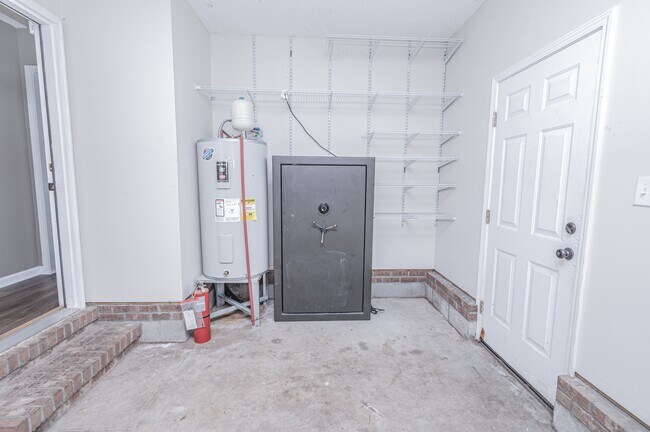Building Photo - 103 Druid Ct