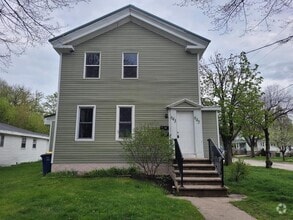 Building Photo - 643/645 South Jefferson Street/401 Cass St...