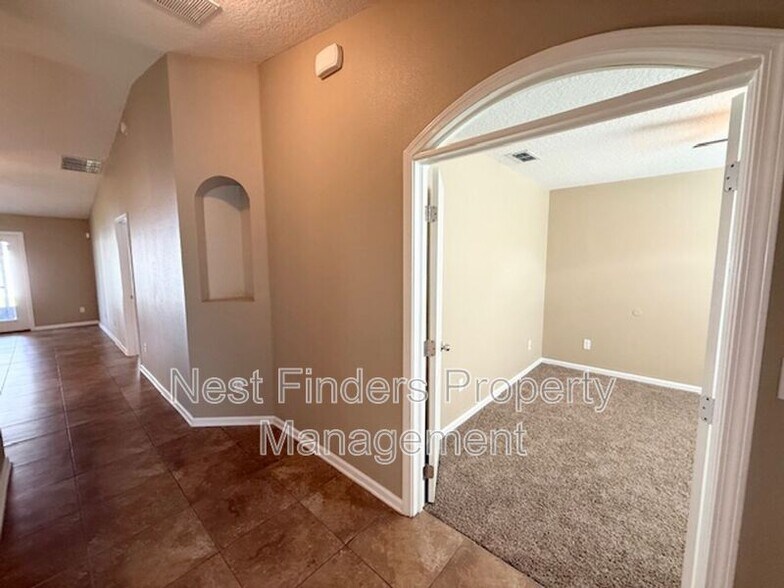 Building Photo - 551 Glendale Ln