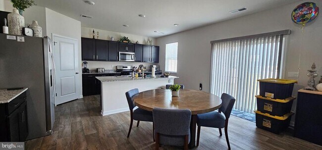 Building Photo - 124 Clerkenwell Dr