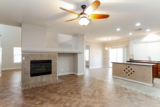 Building Photo - 308 Sierra Breeze Ave