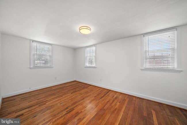 Building Photo - 1701 Sycamore St