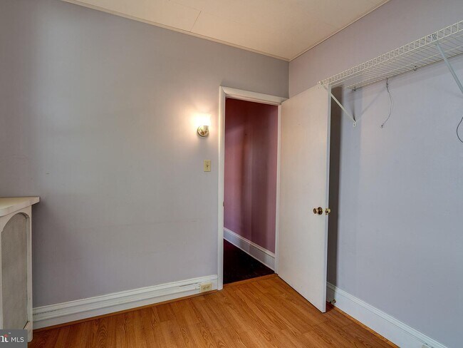 Building Photo - 524 Howard Ave