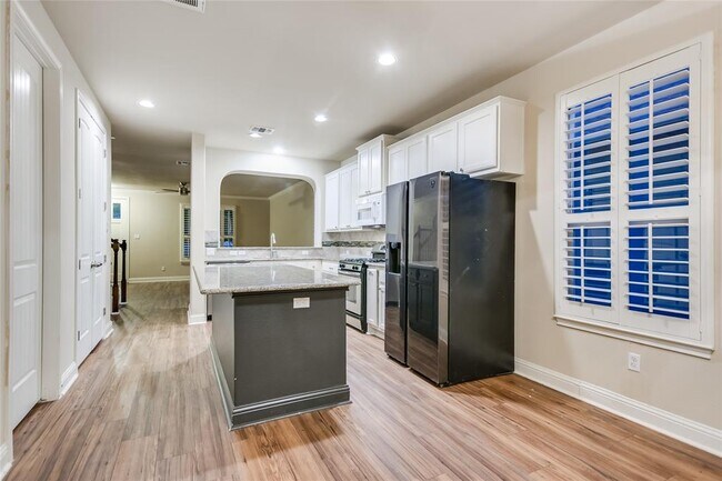 Building Photo - 6012 Whipple Way