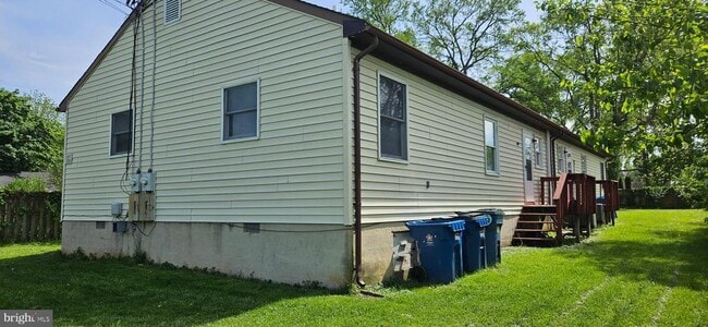 Building Photo - 207 Walnut St