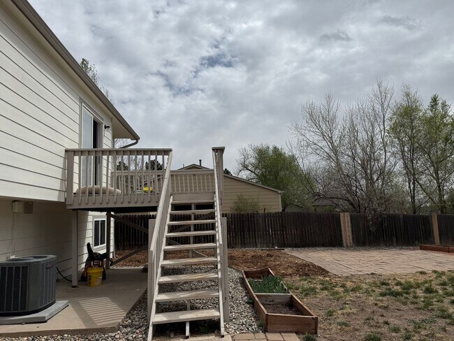 Building Photo - Updated 3 Bedroom Home with Mountain Views Close to Ft. Carson