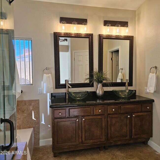 Building Photo - 10061 E Evans Dr