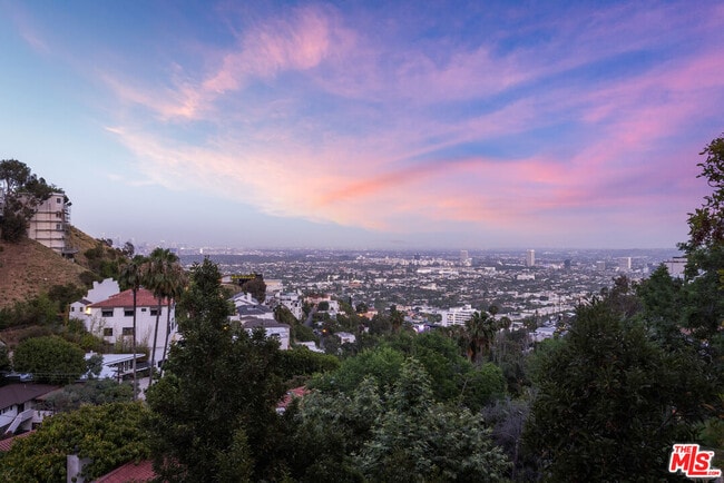 Building Photo - 8634 Franklin Ave