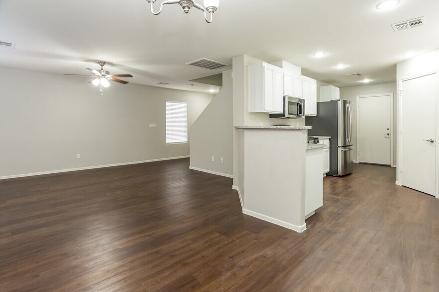 Building Photo - 8417 Warthen Meadows St