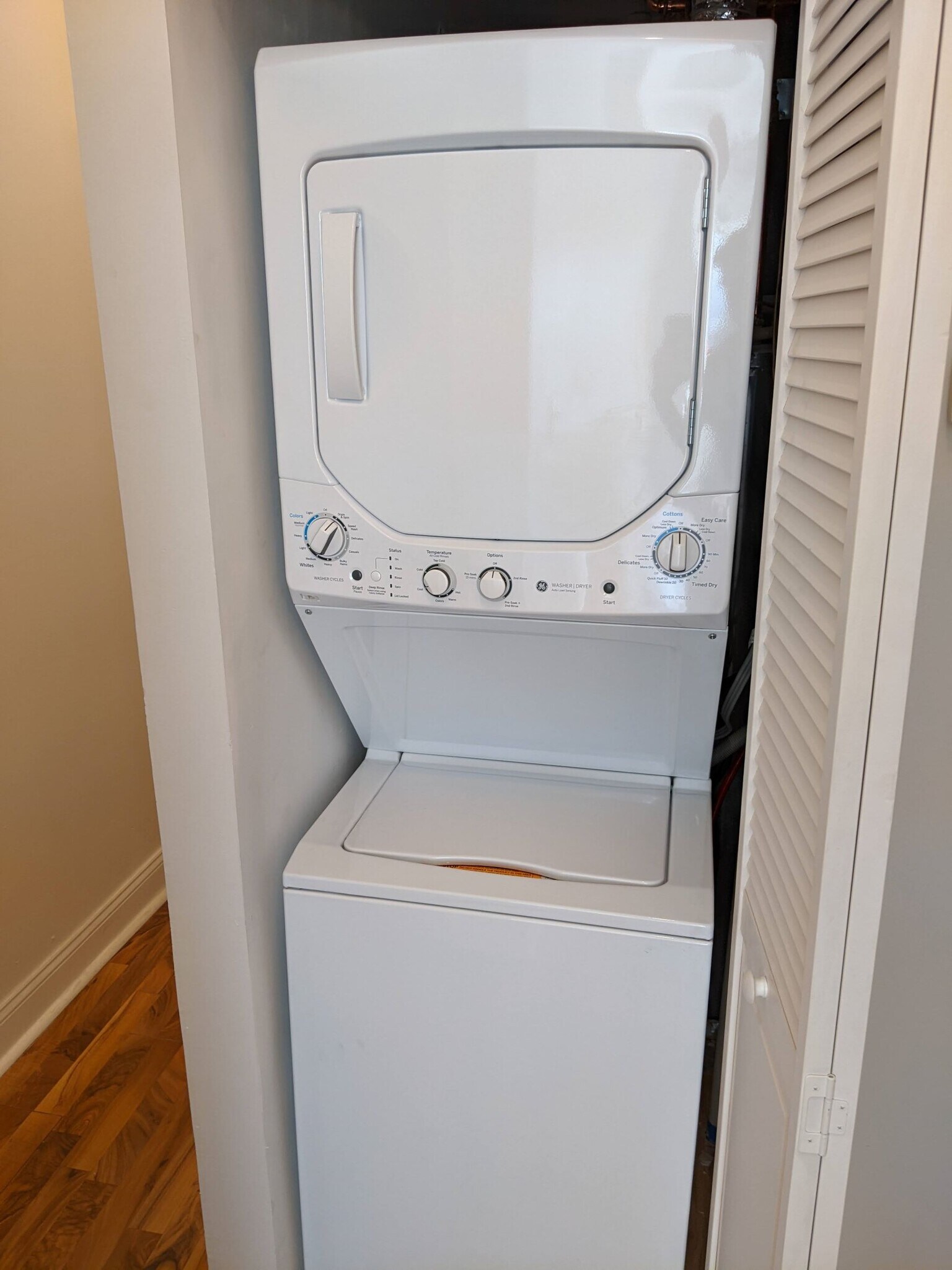 In unit washer/dryer - 1912 9th St NW