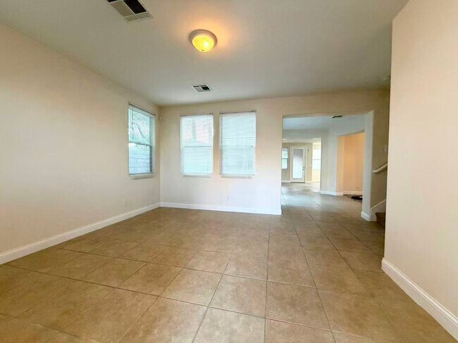 Building Photo - Lovely move-in ready Summerlin community with 3 bedrooms and 2.5 baths House